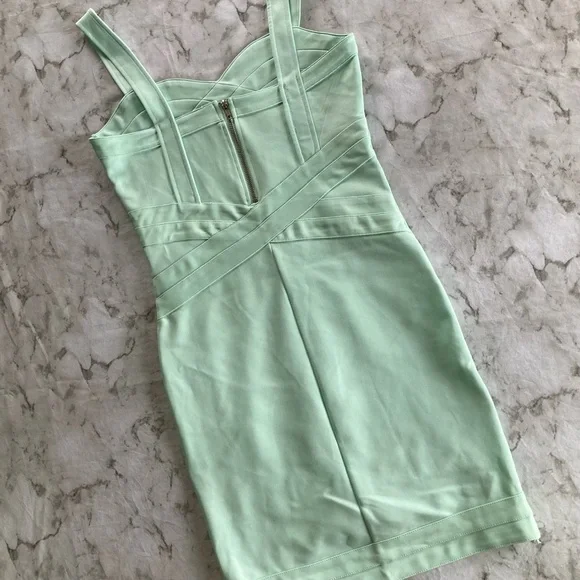 Sold in garage sale!🌷Light teal green dress - Picture 3 of 9